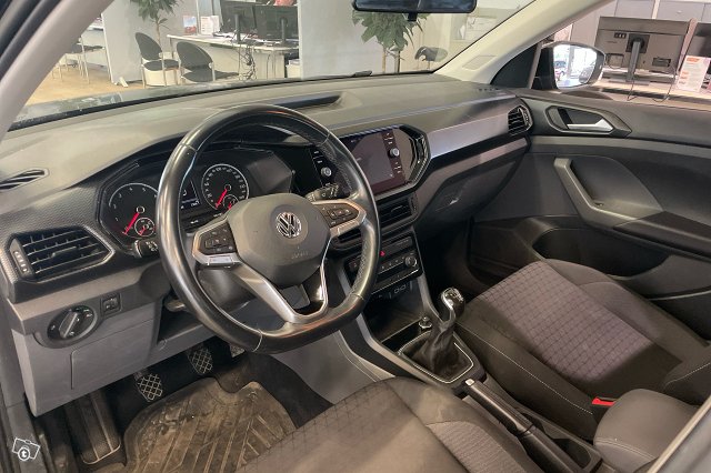 VOLKSWAGEN T-Cross 5