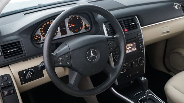 Mercedes-Benz B 13