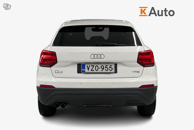 Audi Q2 3