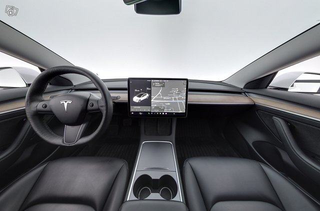 Tesla Model 3 9