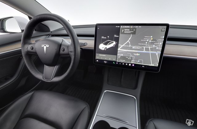 Tesla Model 3 10