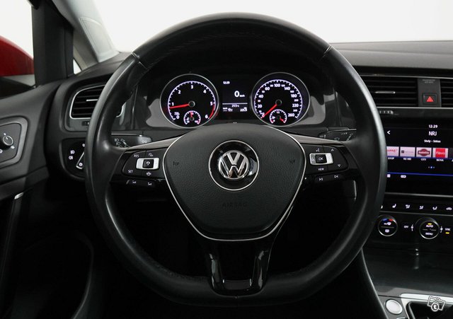 Volkswagen Golf 15