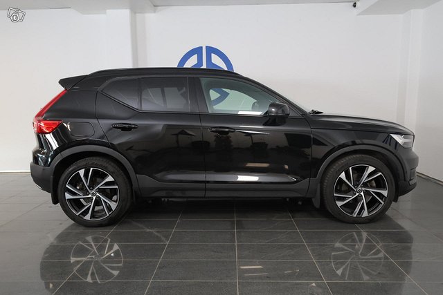 Volvo XC40 4