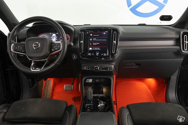 Volvo XC40 9