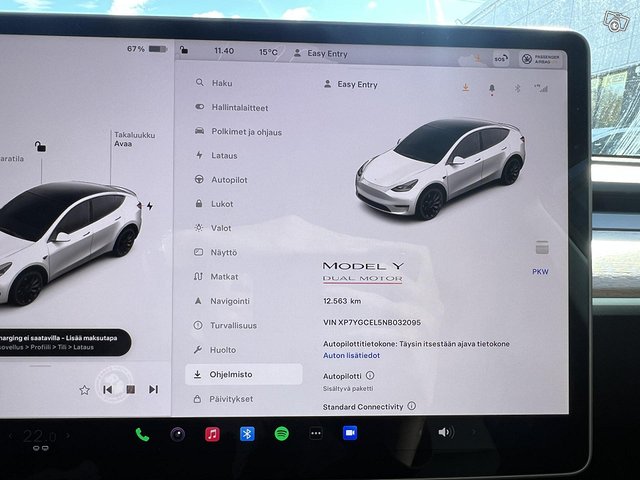 Tesla Model Y 15