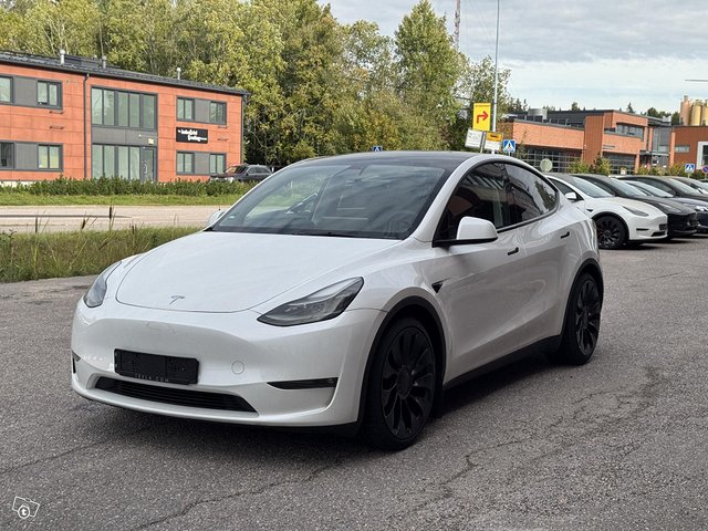 Tesla Model Y 3