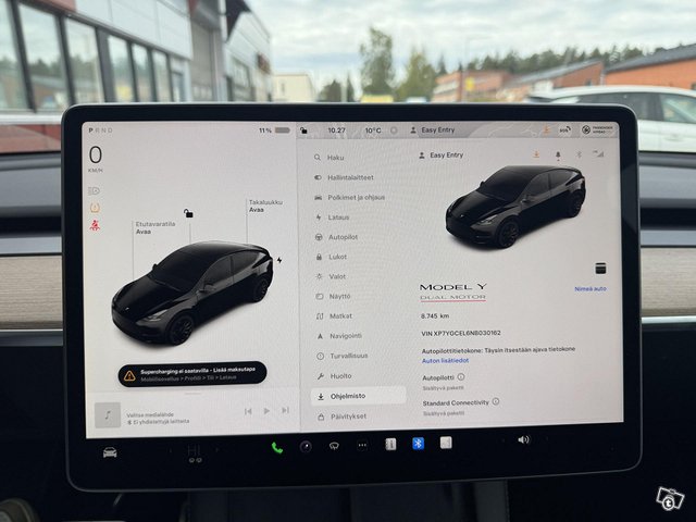 Tesla Model Y 12