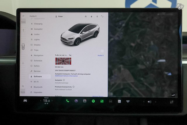 Tesla Model X 12