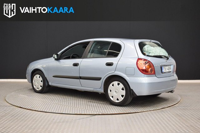 Nissan Almera 5