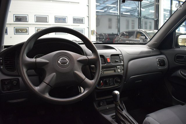 Nissan Almera 11