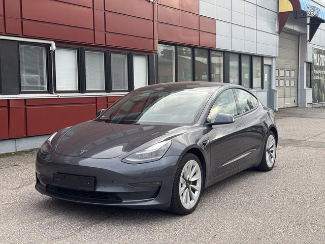 Tesla Model 3 2