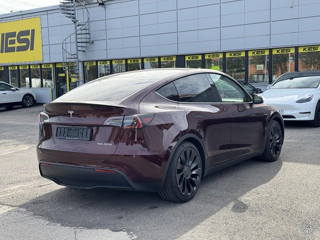 Tesla Model Y 5