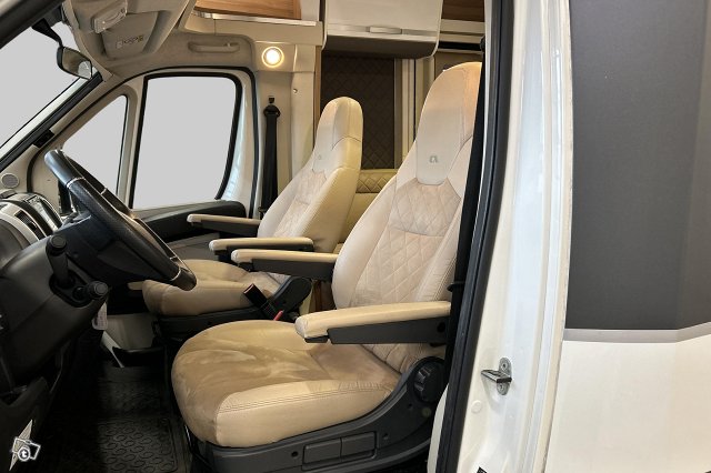 Adria matrix plus m 670sl 22