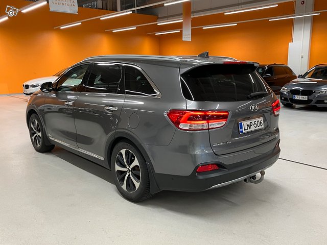 Kia Sorento 4