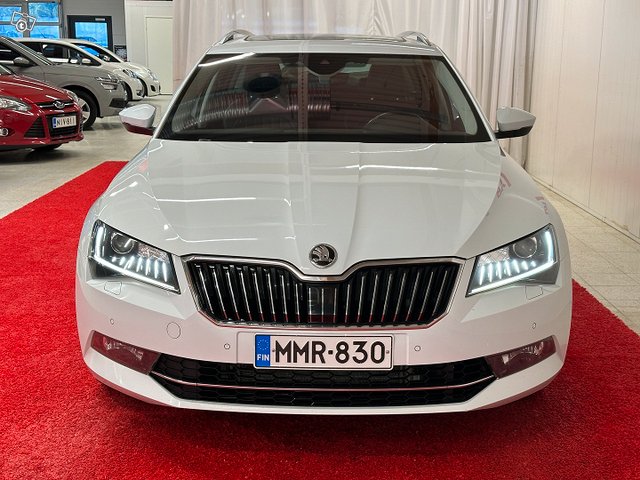 Skoda Superb 9