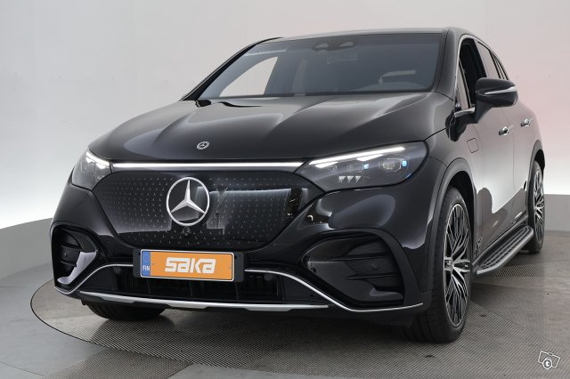 Mercedes-Benz EQE SUV 10