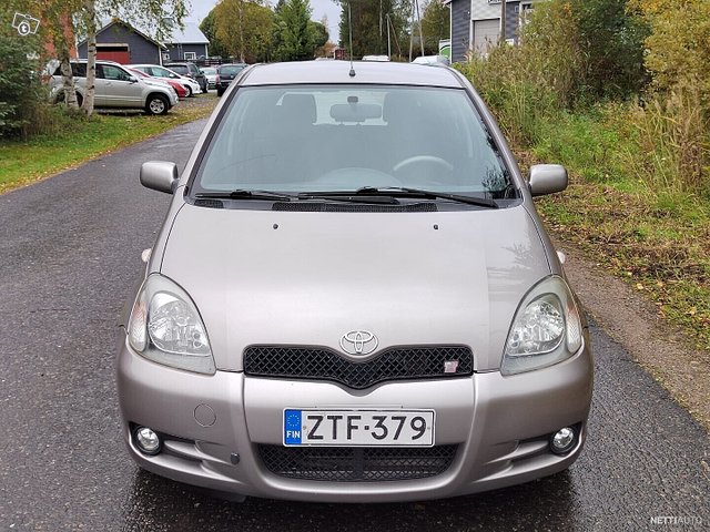 Toyota Yaris 6