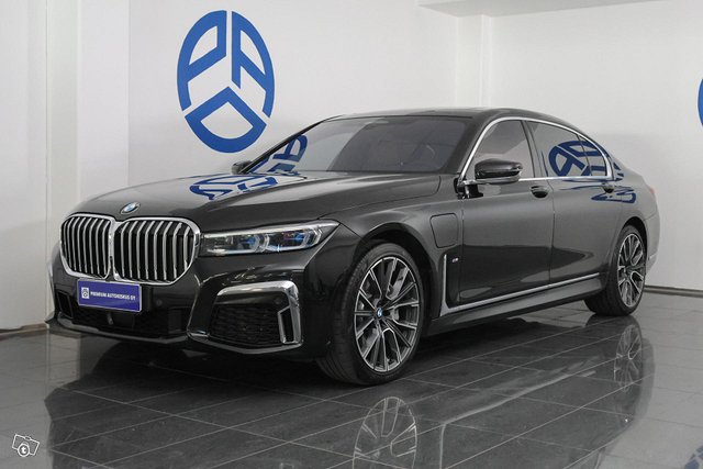 BMW 745