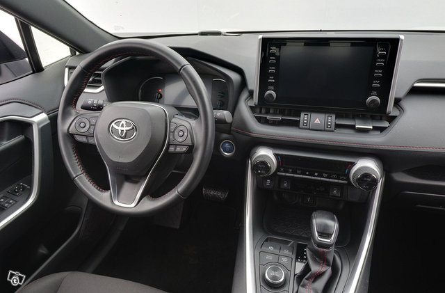 Toyota RAV4 Plug-In 9