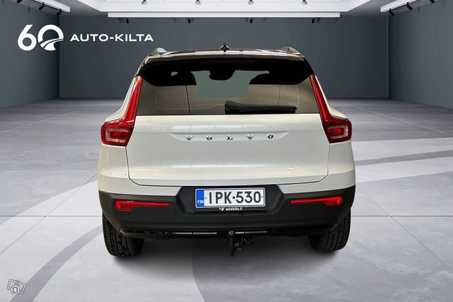 Volvo XC40 4