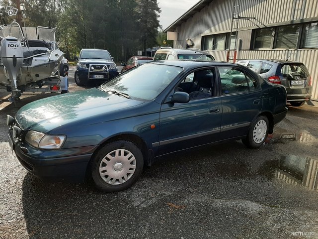 Toyota Carina 2