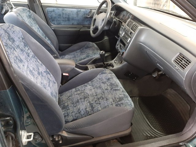 Toyota Carina 11