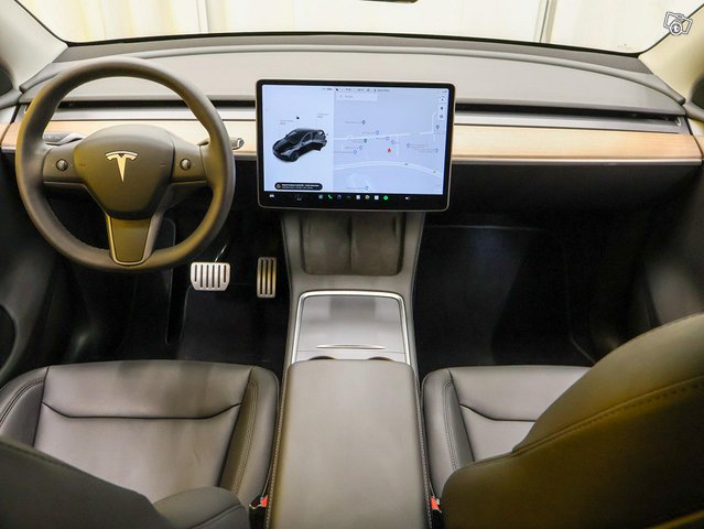 Tesla Model Y 19