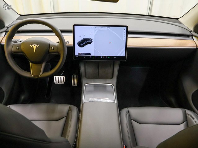 Tesla Model Y 19