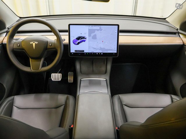 Tesla Model Y 19