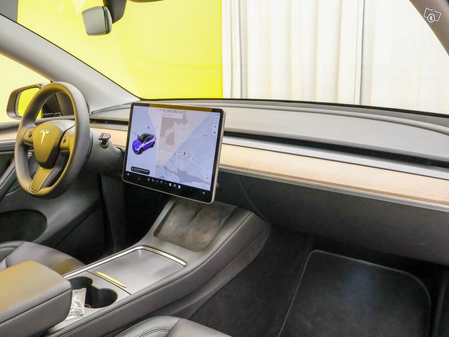 Tesla Model Y 20