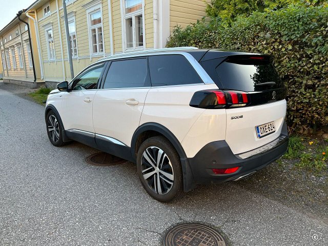 Peugeot 5008 2