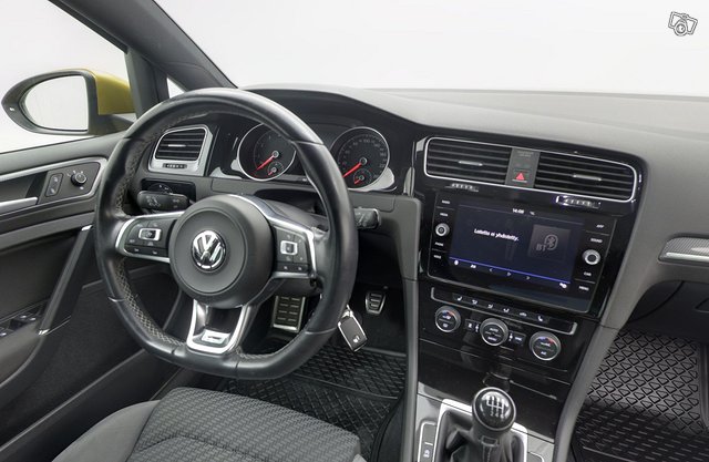 Volkswagen Golf 13