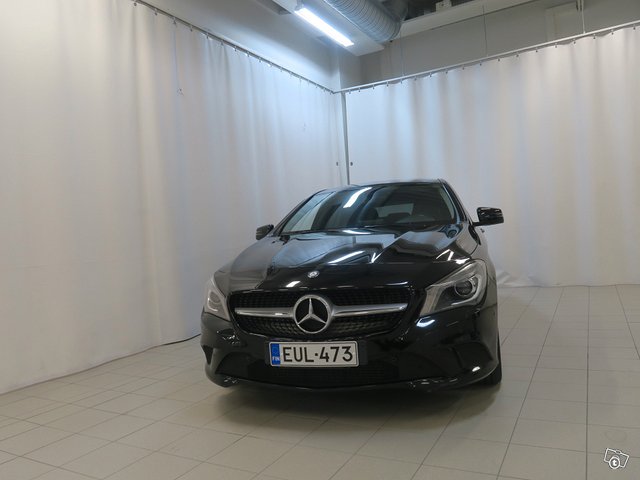 MERCEDES-BENZ CLA 3