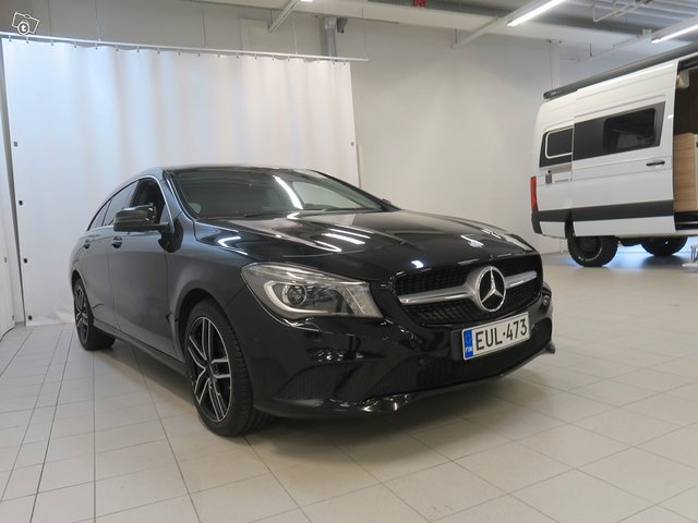 MERCEDES-BENZ CLA 8