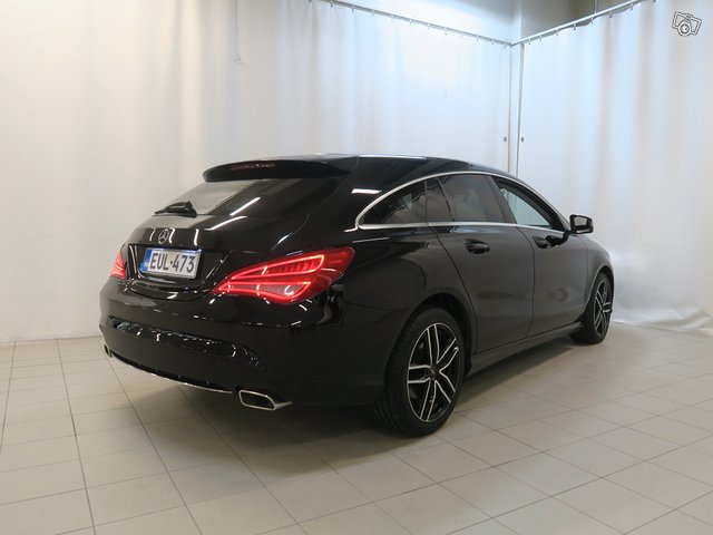 MERCEDES-BENZ CLA 10