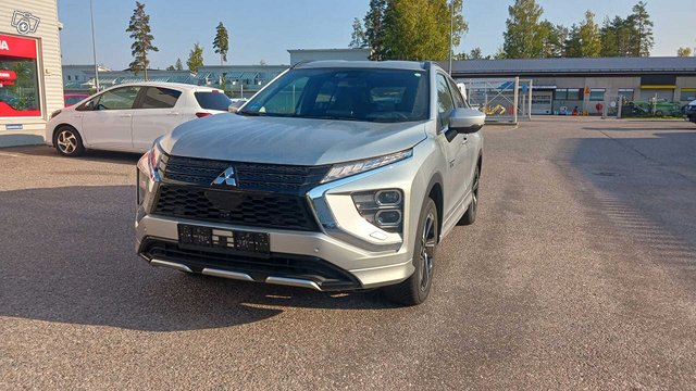 MITSUBISHI ECLIPSE CROSS 2