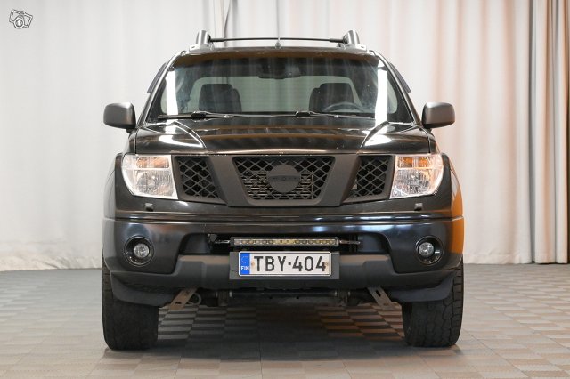 Nissan Navara 2