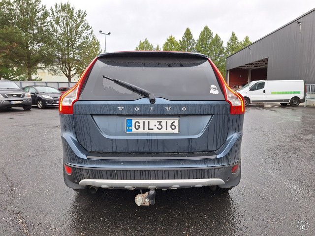 Volvo XC60 4