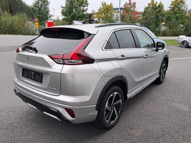 MITSUBISHI ECLIPSE CROSS 2