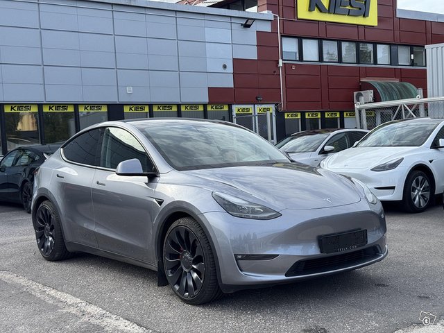 Tesla Model Y 3