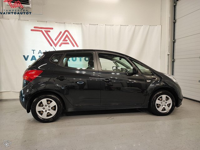 Kia Venga 6