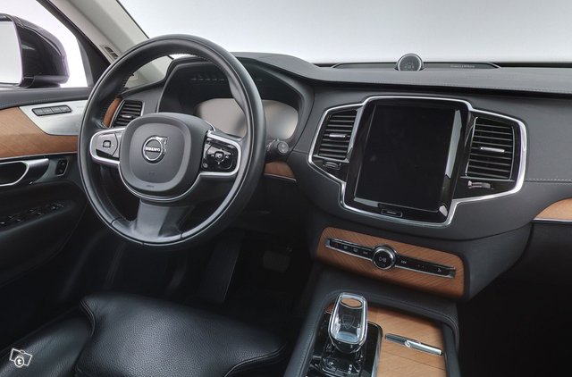 Volvo XC90 9