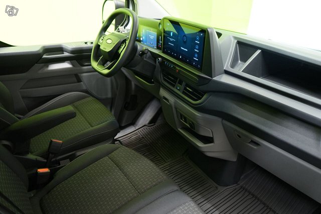 Ford Transit Custom 11