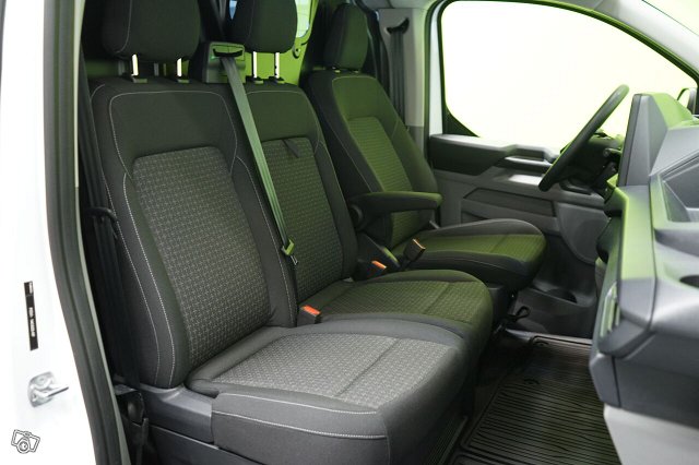 Ford Transit Custom 12