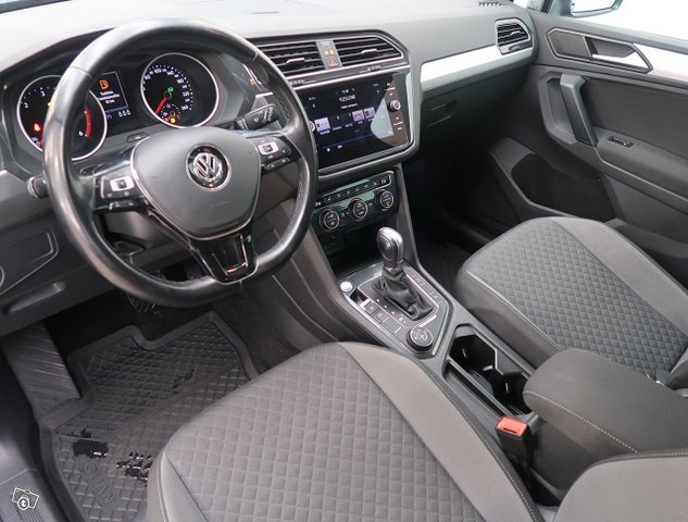 Volkswagen Tiguan 6