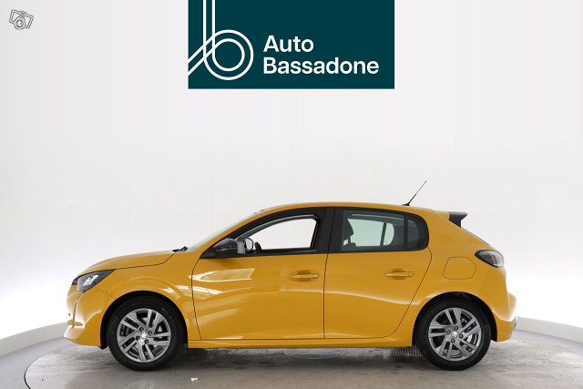 PEUGEOT 208 8