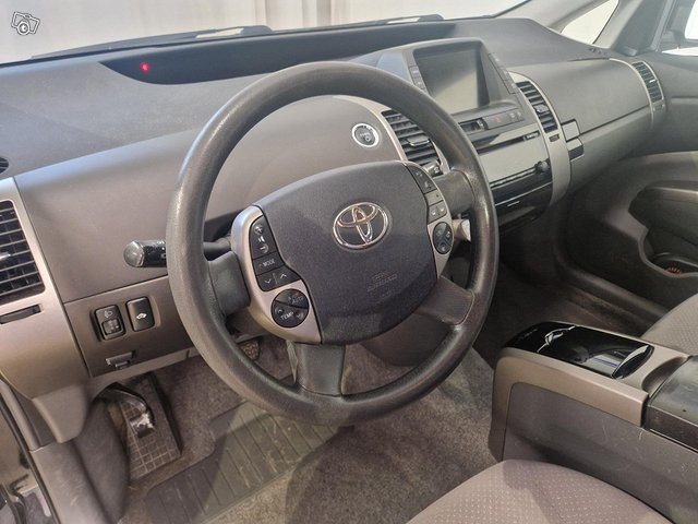 Toyota Prius 9