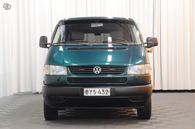 Volkswagen Caravelle 2