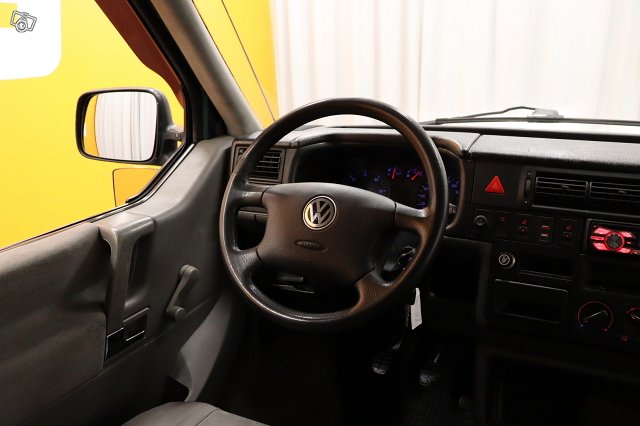 Volkswagen Caravelle 18