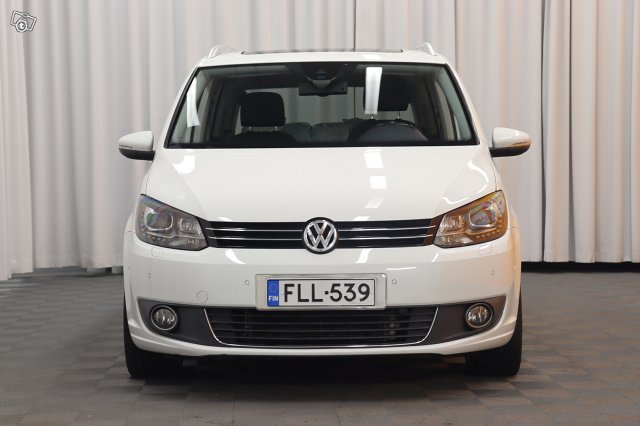 Volkswagen Touran 2